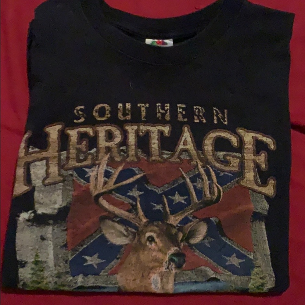 Tee shirt